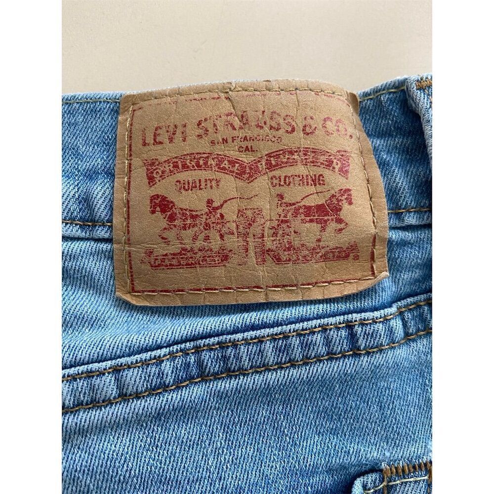 Levi's Women's Boyfriend Jeans Size 31 Light Blue Ripped Relaxed Fit - Picture 4 of 5
